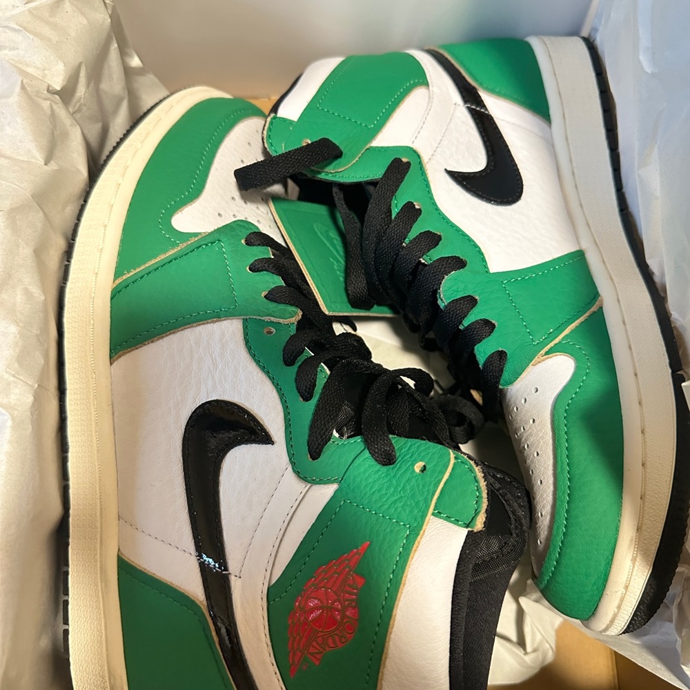 Womens Air Jordan Lucky Green Retro 1